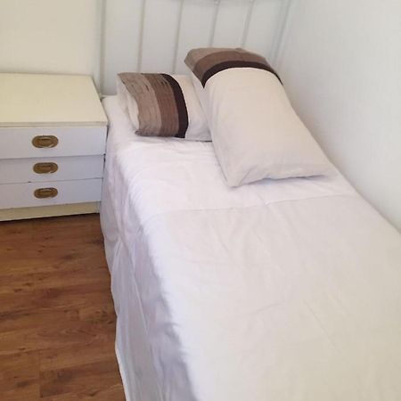 Devons Unique Short Stay Londra Dış mekan fotoğraf