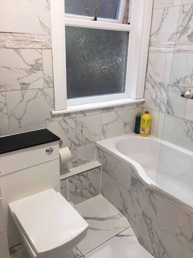 Devons Unique Short Stay Londra Dış mekan fotoğraf