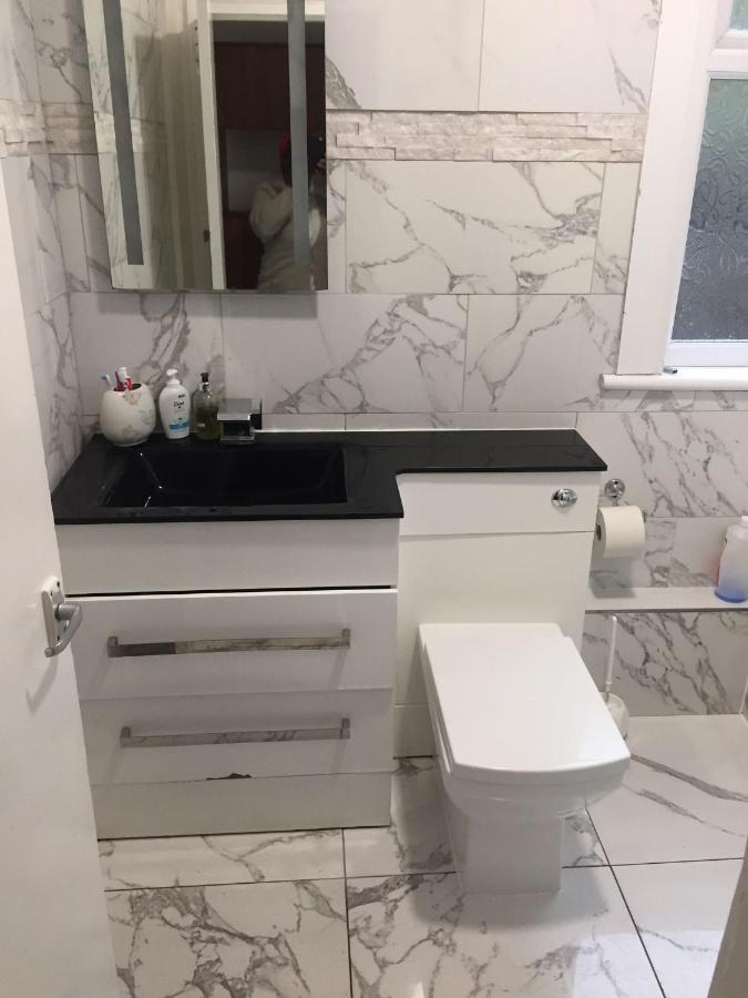 Devons Unique Short Stay Londra Dış mekan fotoğraf